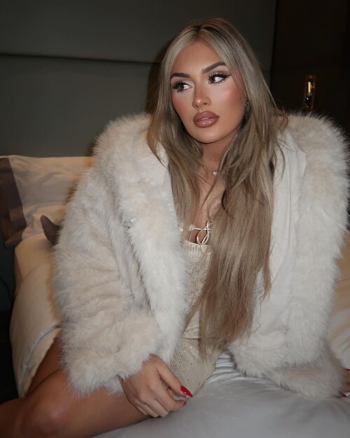 100000994934a4a903a18c7ef4