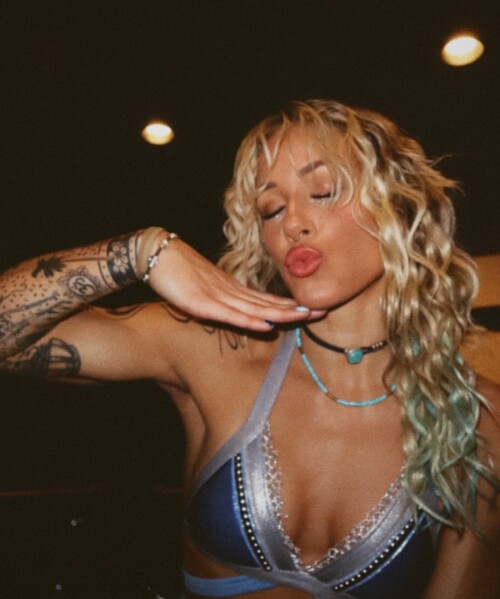 1000010397fa59a95db252e448