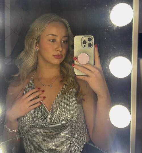 10000106077c219e37a9a8c40e