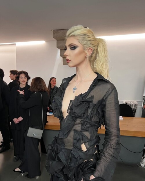 1000010781167d7a4a22daf218c4dc32047380b0ac