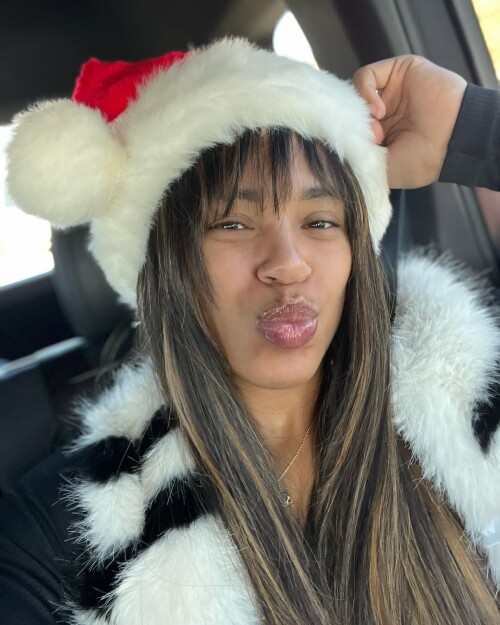 1000010819689cb0a89d581093