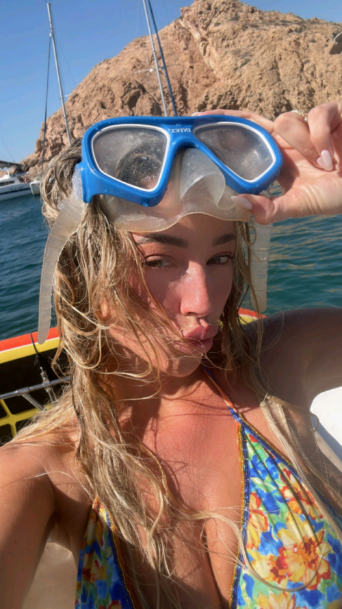 1000011353e8c28fcaa0fc3e6b