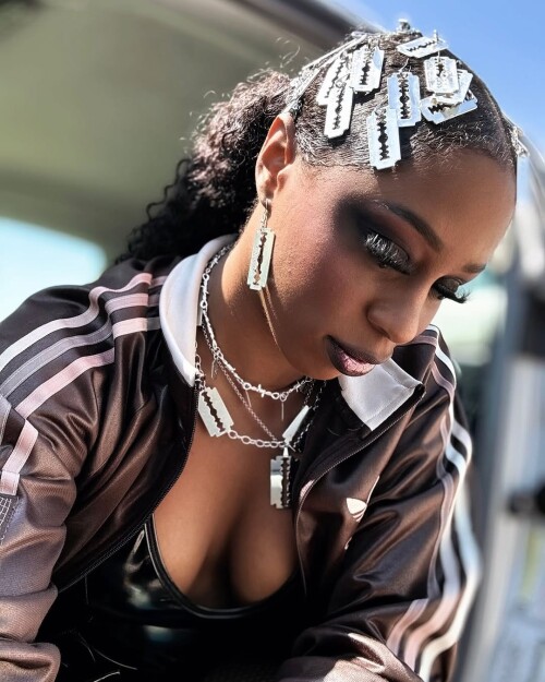 1000011608520c930ab82d7f49