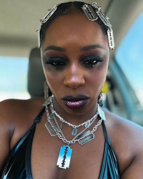 1000011613b0b1f819316ea516