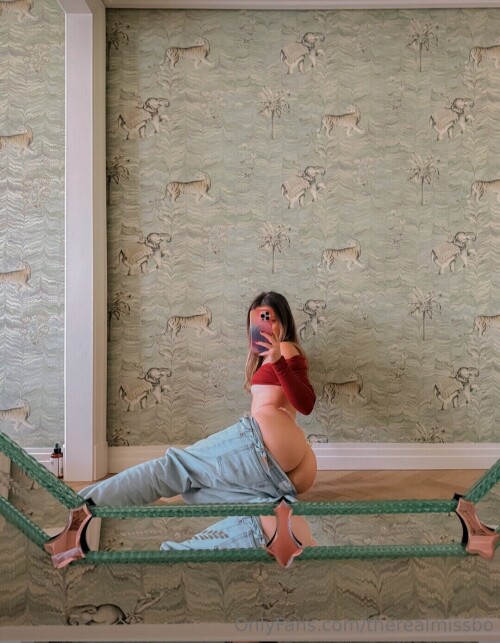 1000012109f376c4e7aad70a32