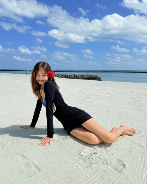 10000123696ae816d04996c7a9