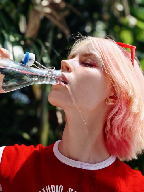 1000012548dee8c3ae80f6dc6d