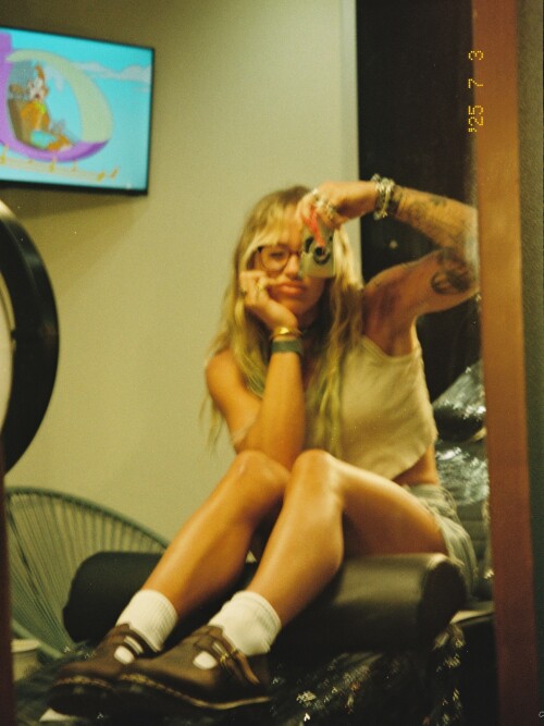 100001268108f1b4bdb9ba8947