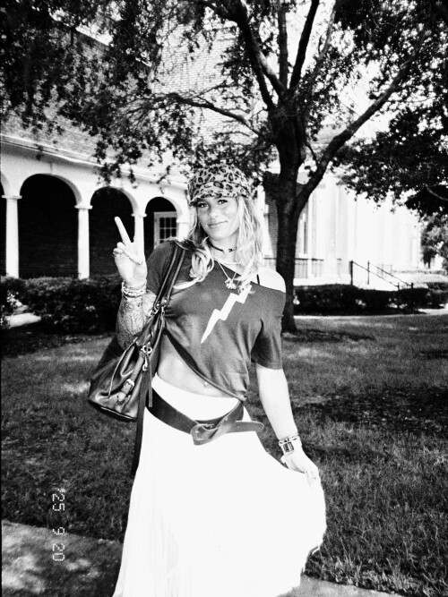 1000012687a53b5b4a68542071