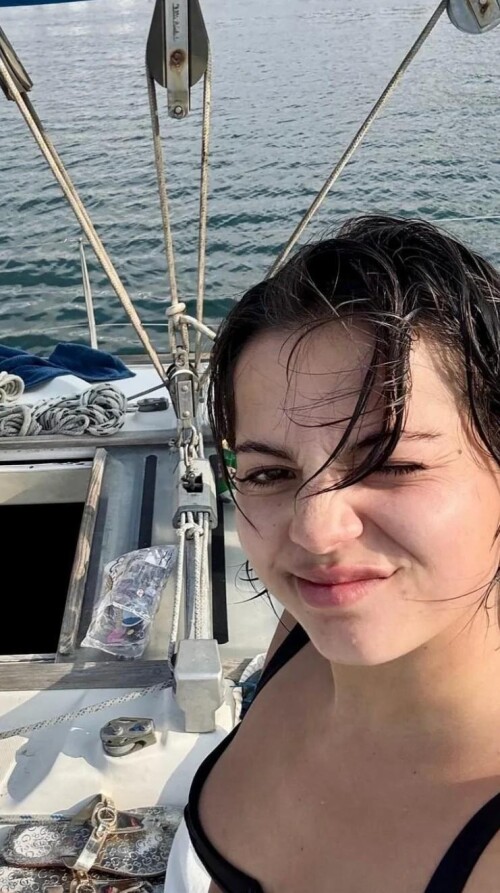 1000012794f2c2d7e1e6b621ad