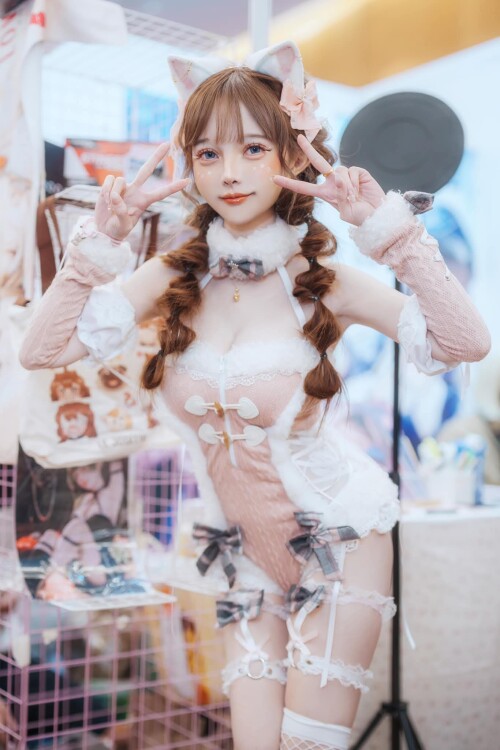 1000013703f31b75bca01e079e