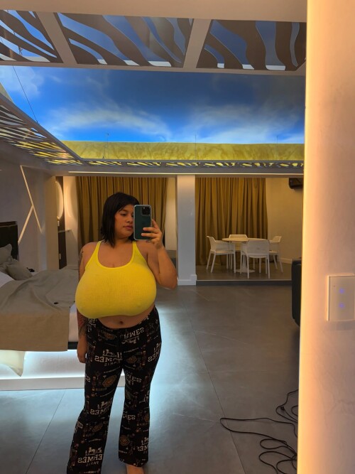 1000013768703b01d1d6dd4127