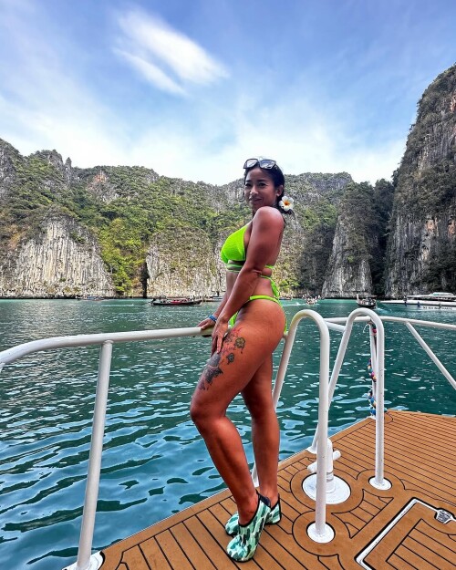 10000140809eeca0164b589f85