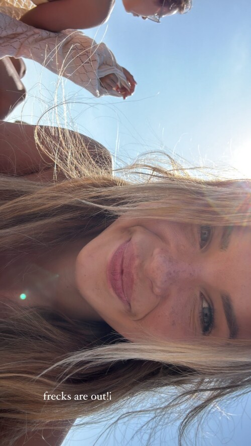 1000014205b12f245f9acdf045