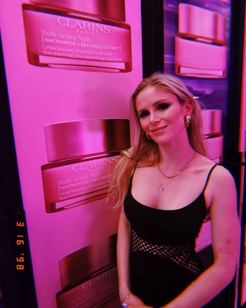 10000145839d9d5153258e0804