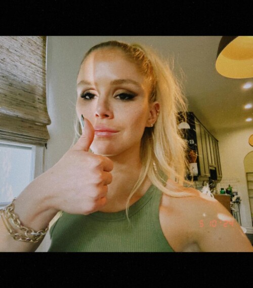 10000155873709fb3d3e5fc57c