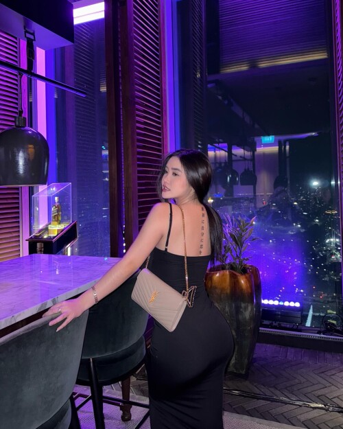 1000015981fe7d3595ac8194de