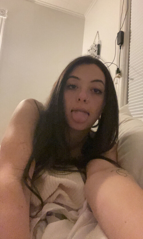 1000016065136f4b80d8f214e6