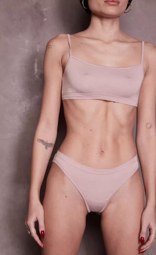 1000016984bea4c6f77f3403b0