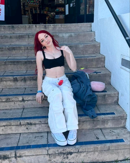 1000017214294cc8203b56170d