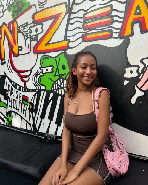 1000017483600b817d12a1ff4c