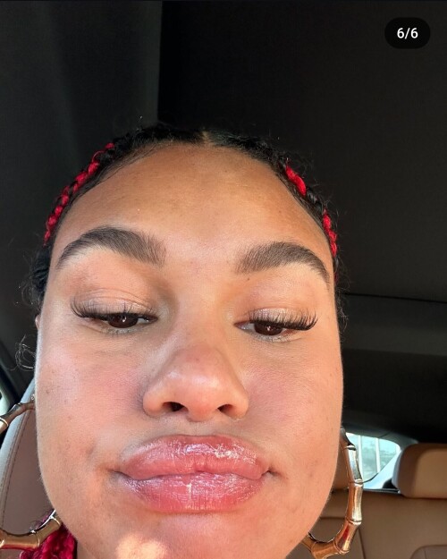 1000017728276cfbda787ad924