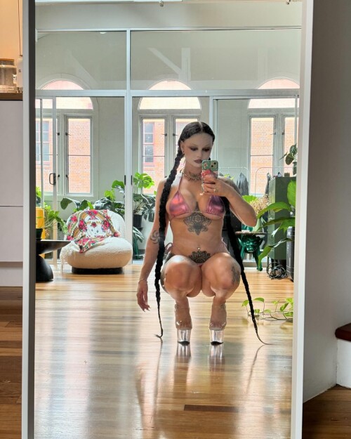 1000018717eaf687a2cf9c1843