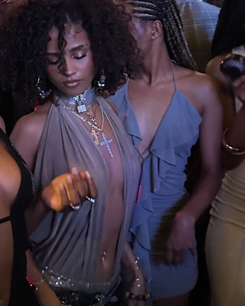 10000195495b5729cfcd6db33c