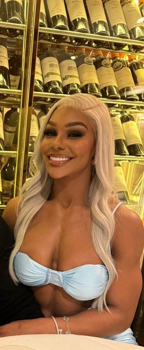 10000196607b4244553913a894