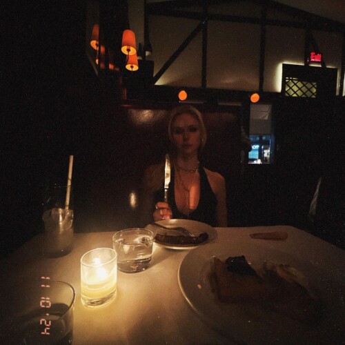 10000205607715aa3b85270068