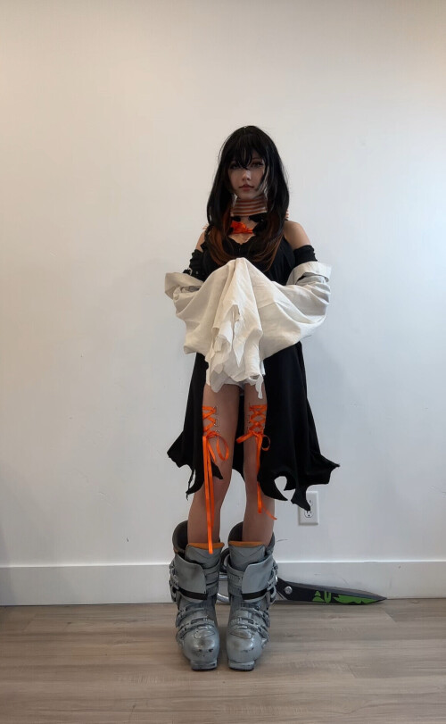 1000021325ed2b5f8c83f2118a