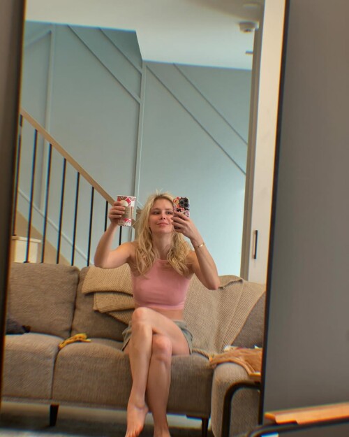 10000216089ebbf9a77697e7e2