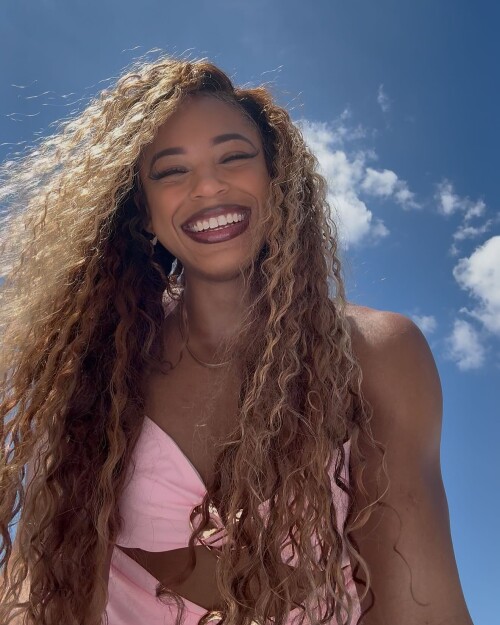 1000021713f5b4b9e2a53c2d0d