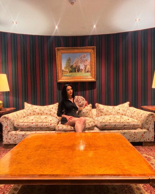 10000218273cd39c3f4857aebd