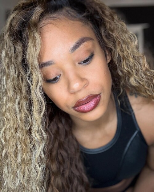 10000220509e9d9ff02858f130