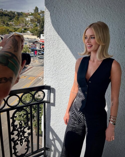 1000022709c411dc6744861079