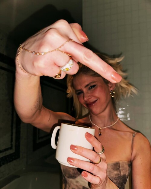 10000229460327d5152671b10d