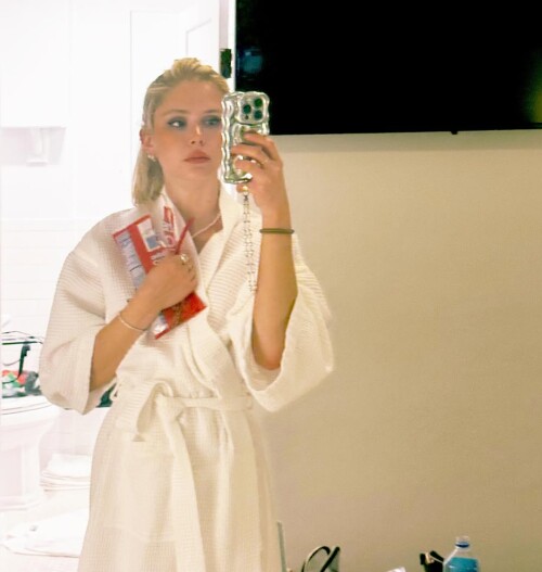 1000023179edf6a06af1689aaa