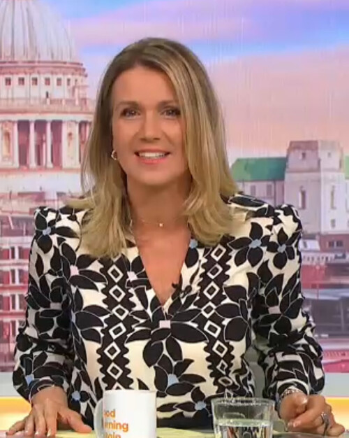 1000023283de5a83ff2e778de8