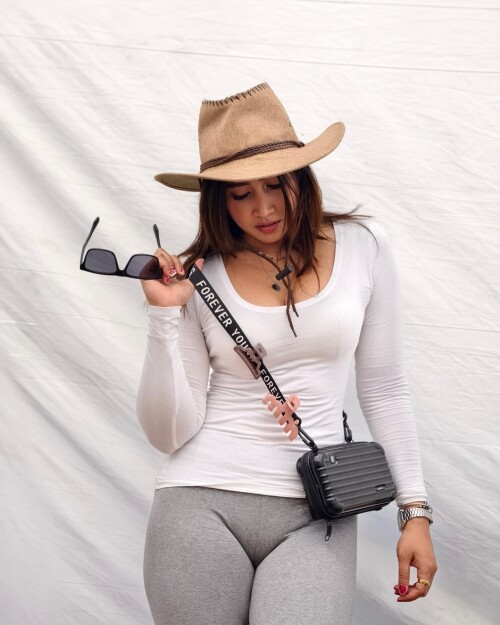 1000023485f2ac425a40ce1f63