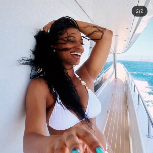 1000023885d15ca5b0b7bc4747