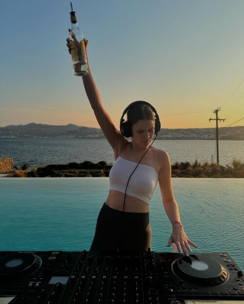 100002390176346e503e3d0c77