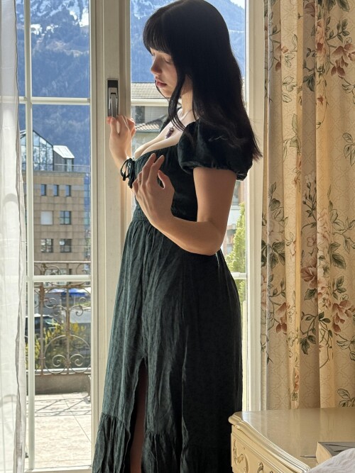 1000023979f84f9bac8abba64b