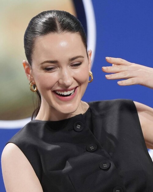 10000242333d410ee3a62c7b22