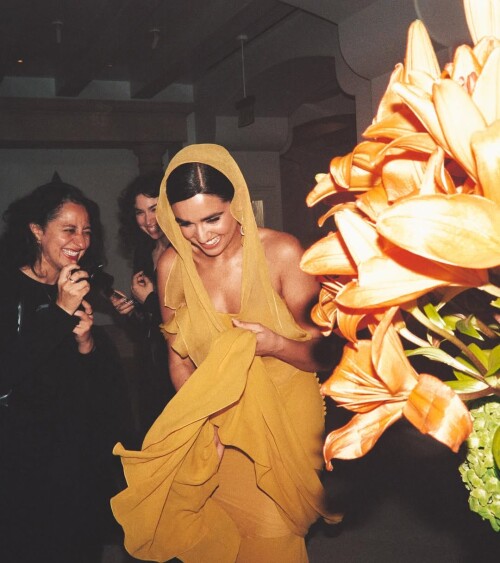 10000243088f11df616dc7d4a8