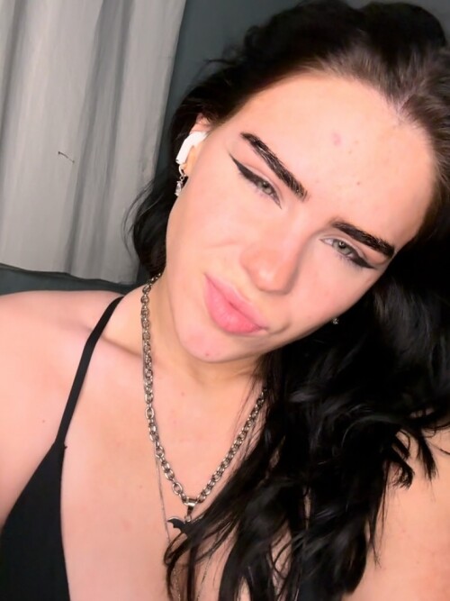 1000024315f6609670fe7d77a5