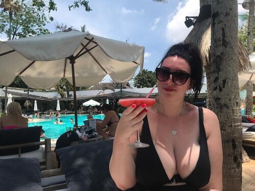 1000024565284946856b4ed93e