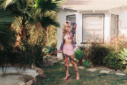 1000025327675c44a305d4d432