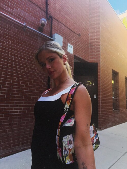 1000026202c43a810eb02408d9