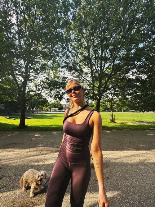 1000026244be40e032c1564978